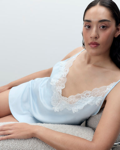 Nuisette en Satin Luxueux Isabella Bleu Eau Glacée