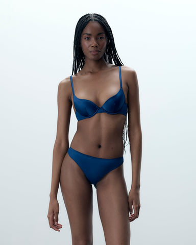 String Verona en Satin Bleu Marine