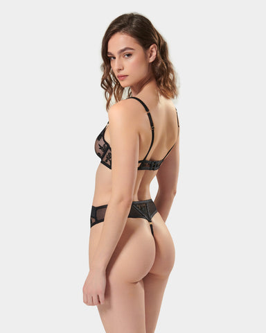Cassandra Noir
